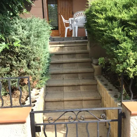 Holiday home Mazet Tournesol Aux Portes Du Verdon Saint-Martin-de-Bromes